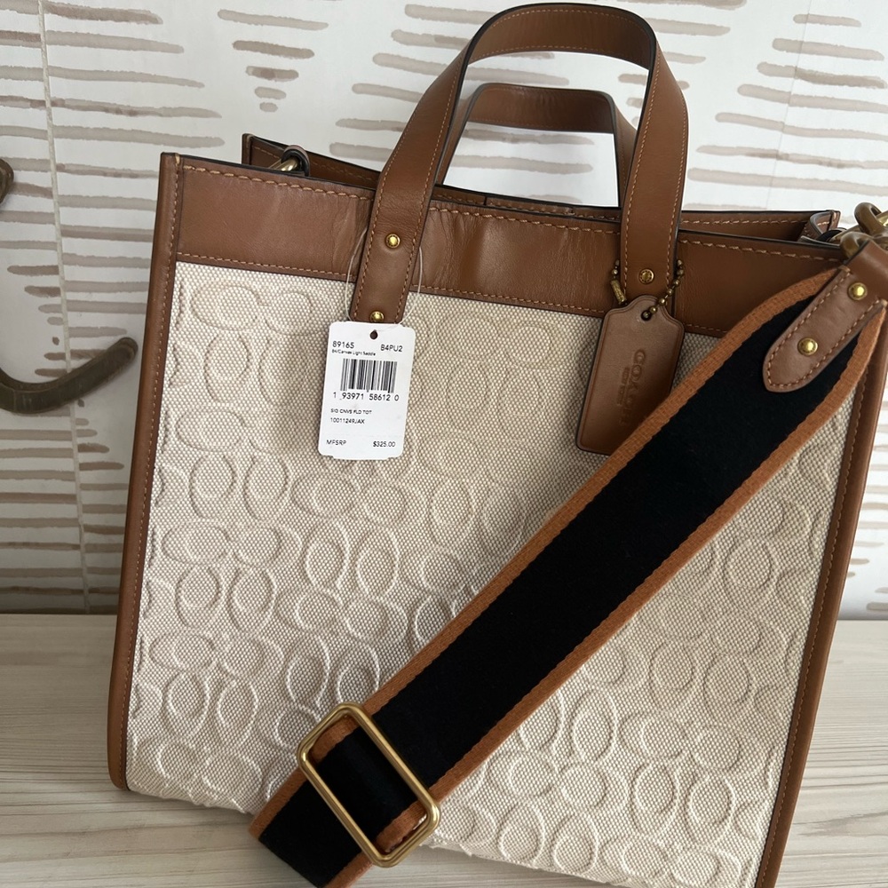 Coach Signature Canvas Field  Tote